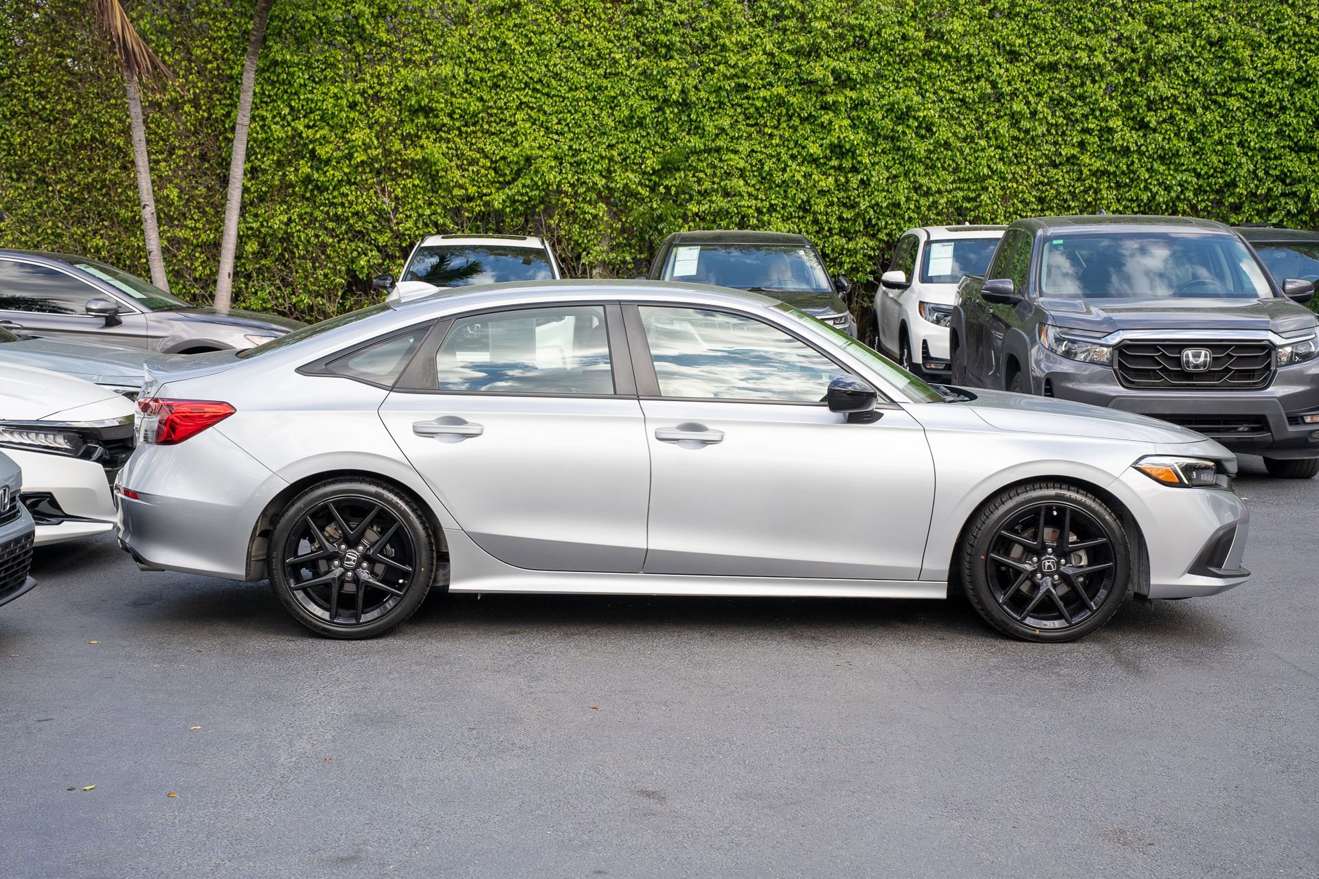 Used 2023 Honda Civic Sport image 4