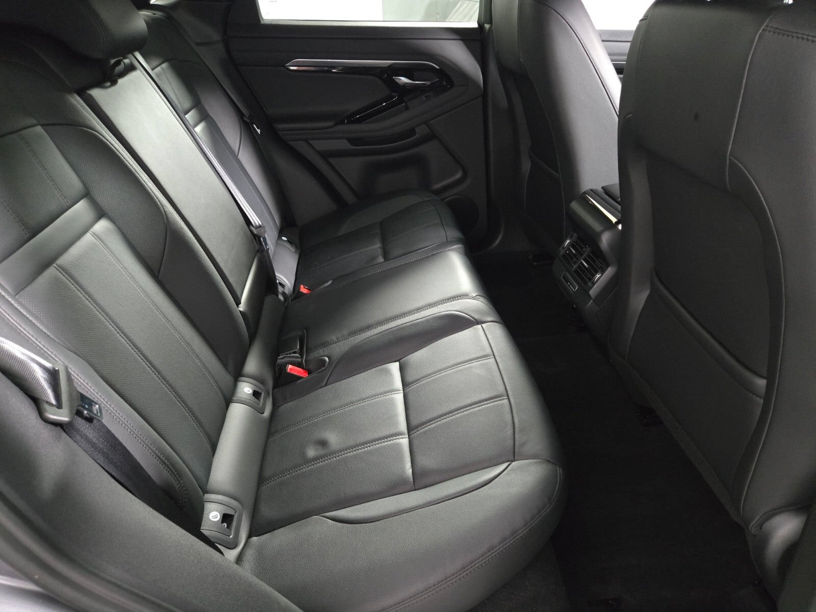 Used 2021 Land Rover Range Rover Evoque R-Dynamic SE AWD/4WD image 18
