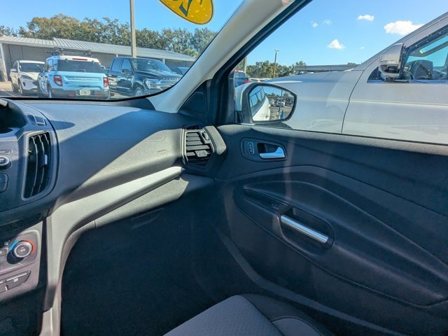 Used 2017 Ford Escape SE image 13