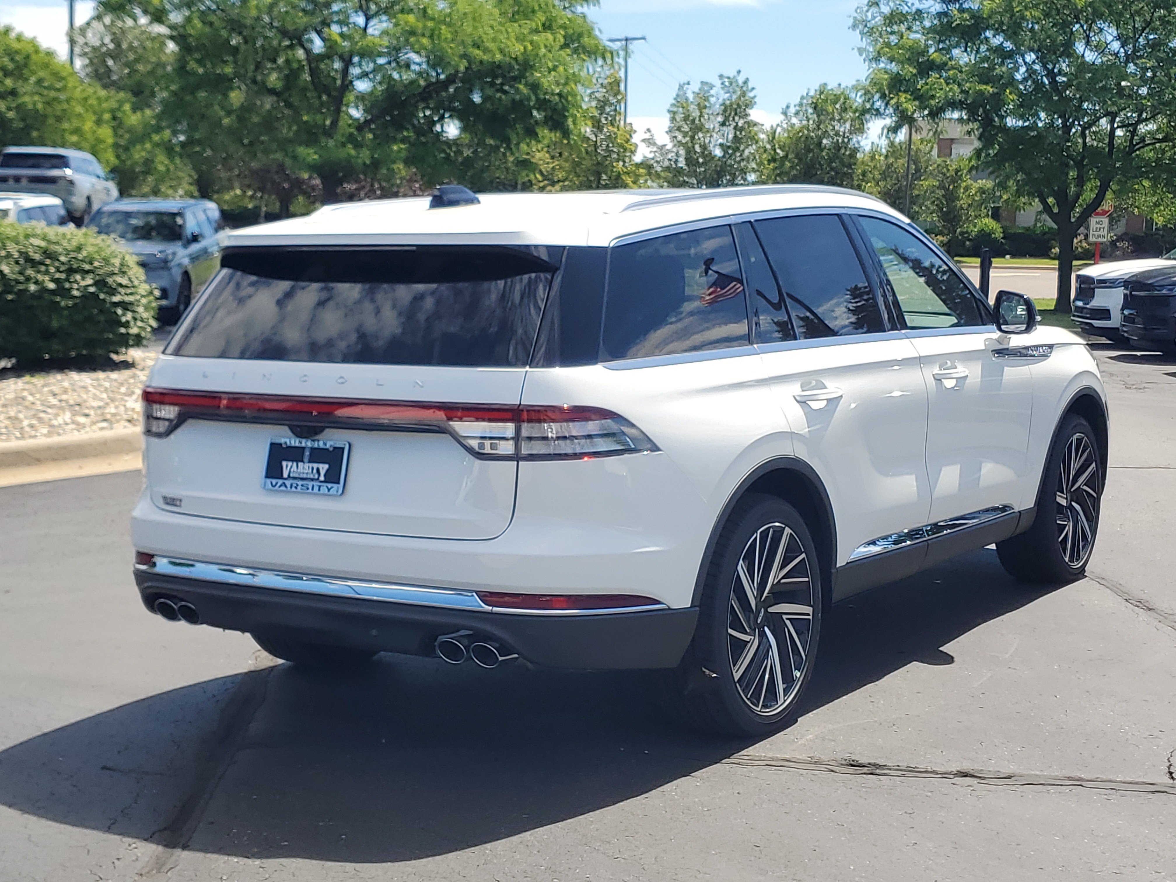 New 2026 Lincoln Aviator Reserve AWD/4WD image 4