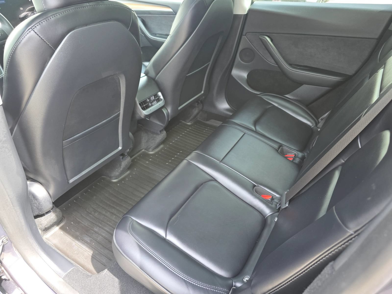 Used 2023 Tesla Model Y Long Range AWD/4WD image 32