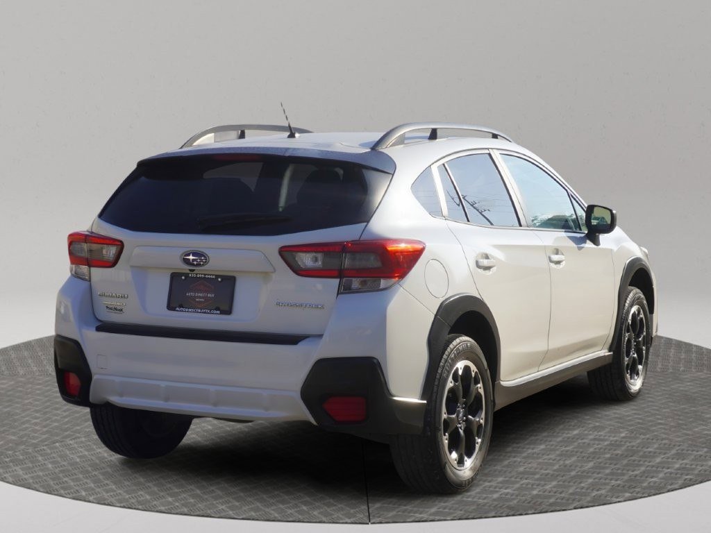 Used 2021 Subaru Crosstrek 2.0i image 2