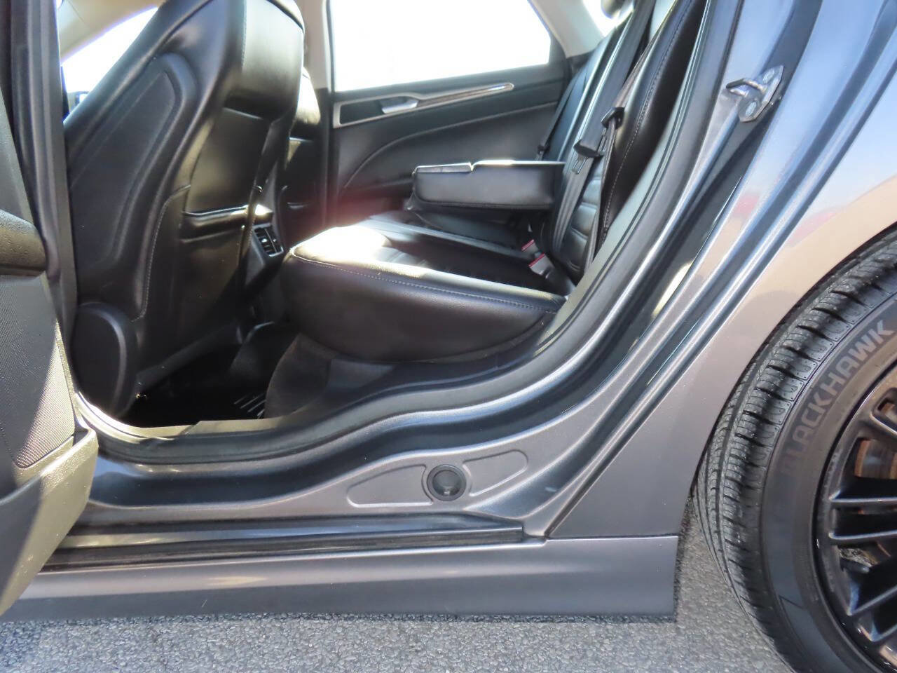 Used 2014 Ford Fusion SE w/ Equipment Group 202A image 13