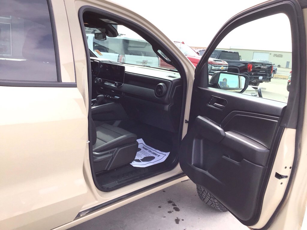 Used 2024 Chevrolet Colorado Trail Boss w/ LPO, Skid Plate Package image 17