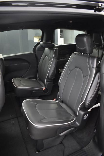 New 2026 Chrysler Pacifica Limited w/ S Appearance Package image 31