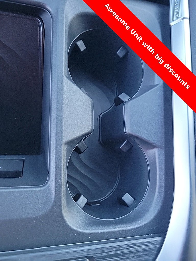 New 2025 Nissan Armada Platinum image 31