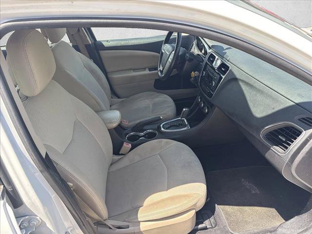 Used 2014 Chrysler 200 Touring FWD image 18