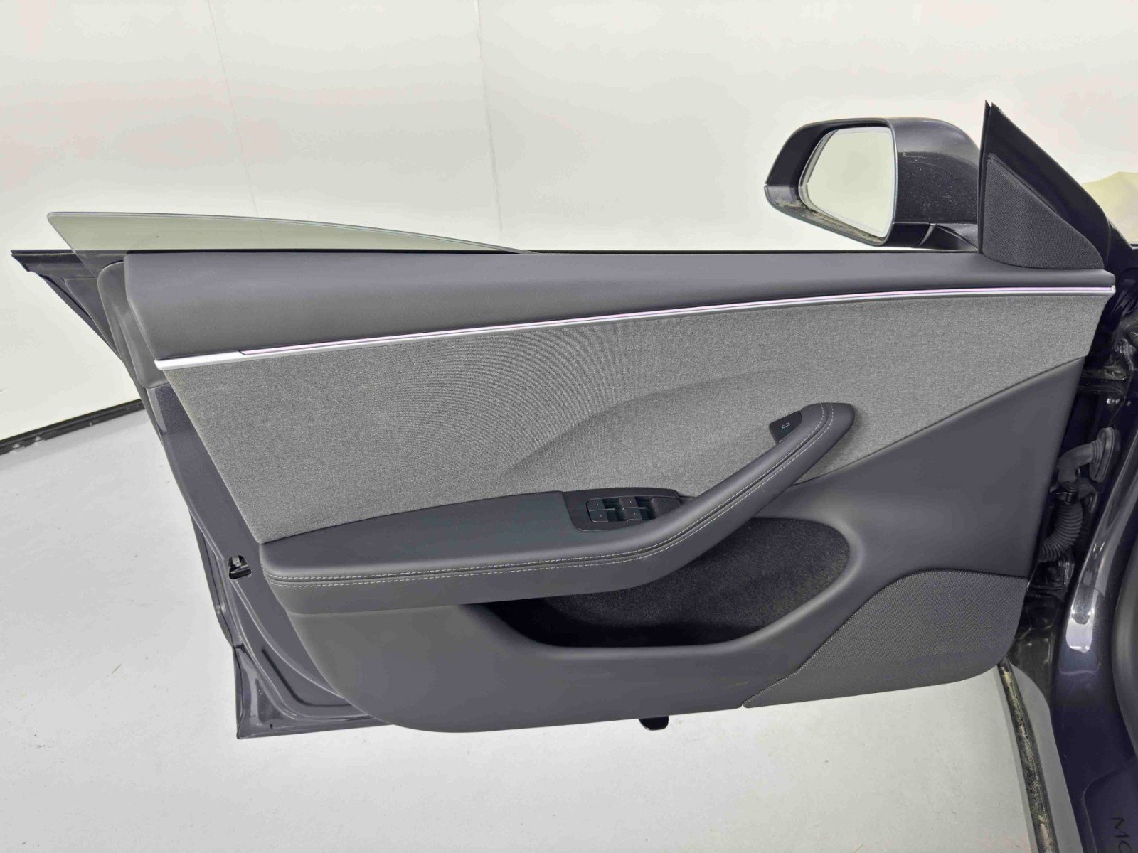 Used 2025 Tesla Model 3 Long Range image 46