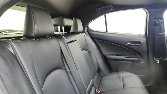 Used 2019 Lexus UX 200 FWD image 25