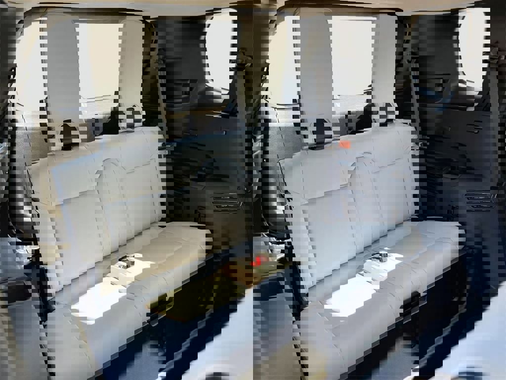 New 2025 Mitsubishi Outlander SEL image 34