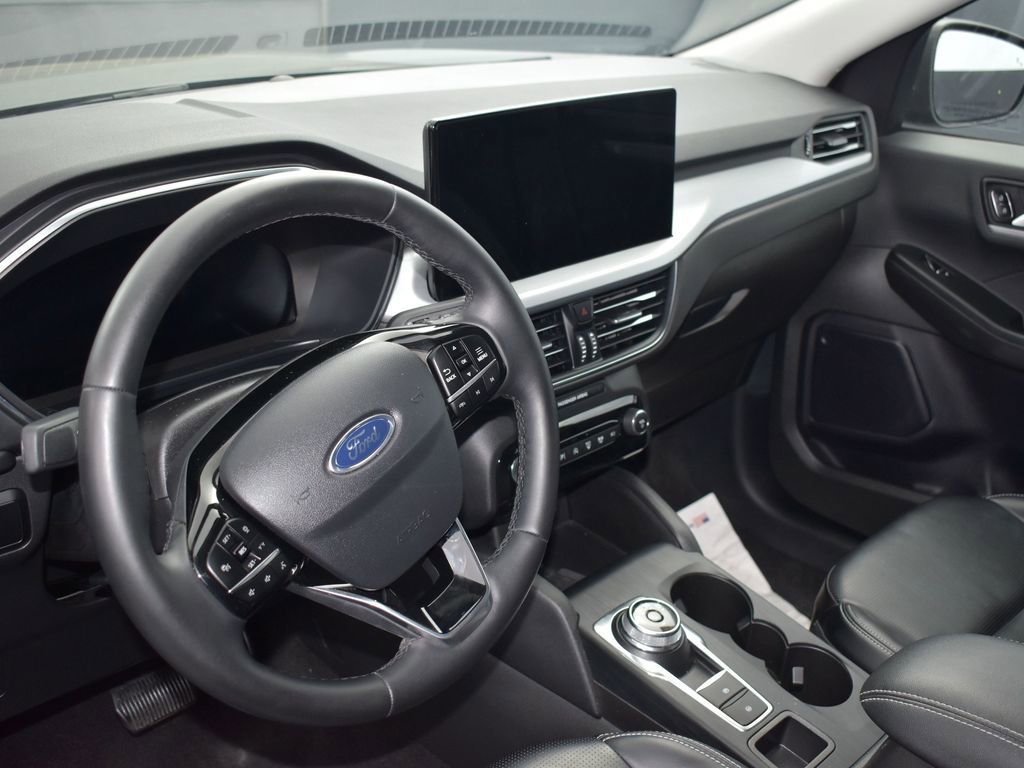 Used 2024 Ford Escape Platinum image 28