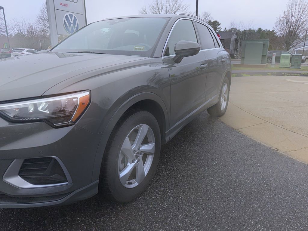 Used 2022 Audi Q3 2.0T Premium image 2