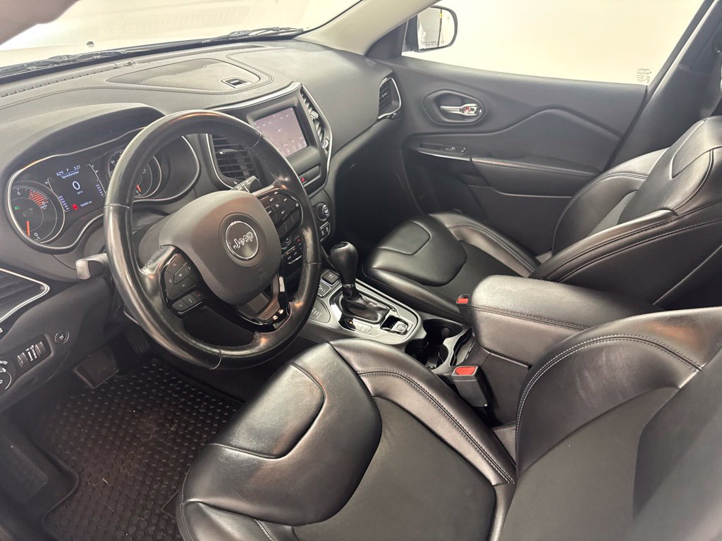 Used 2020 Jeep Cherokee Latitude Plus AWD/4WD image 18