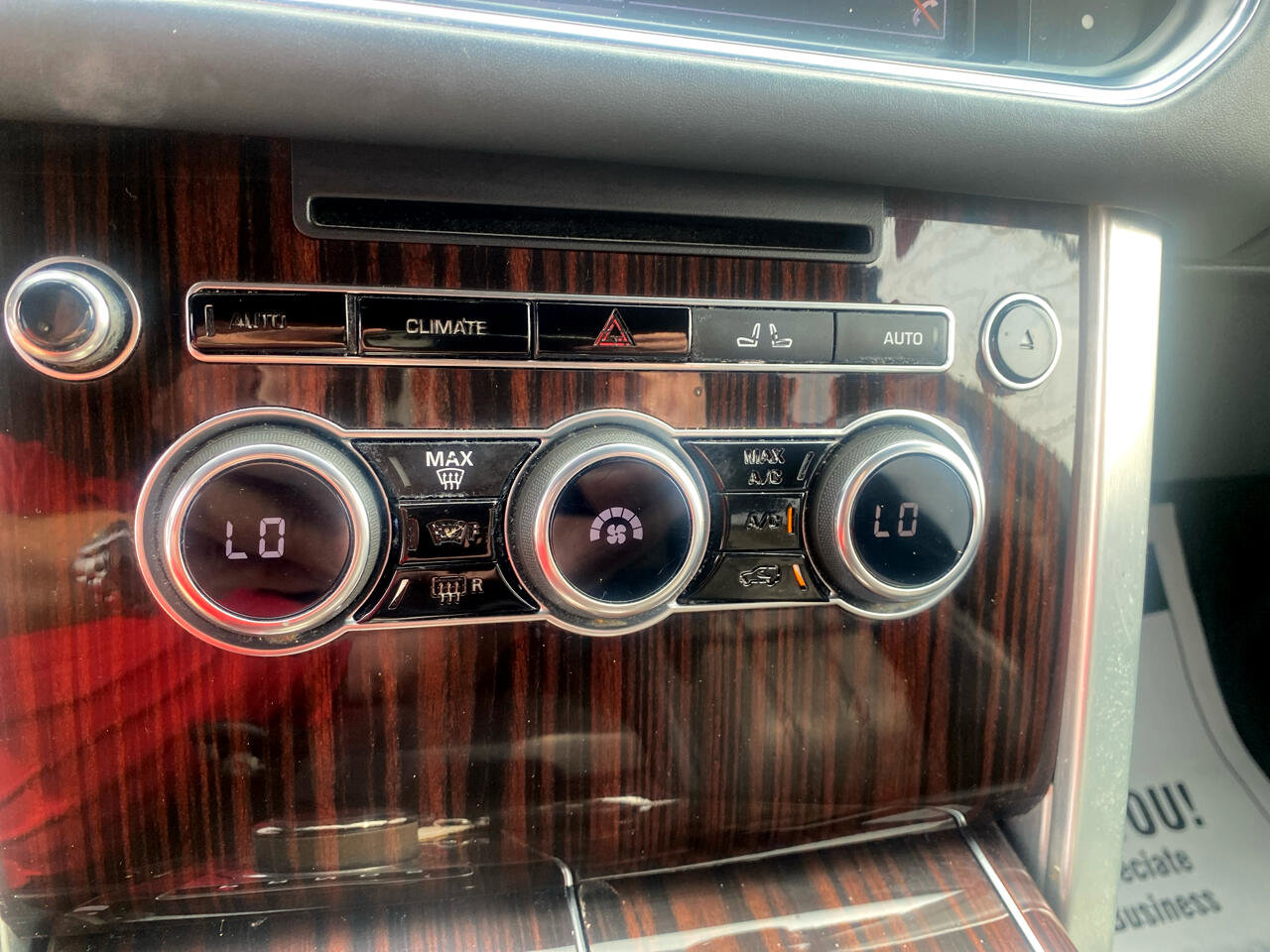 Used 2014 Land Rover Range Rover HSE image 19