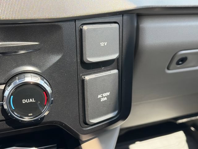New 2027 Ford F450 Platinum w/ Platinum Plus Package AWD/4WD image 26
