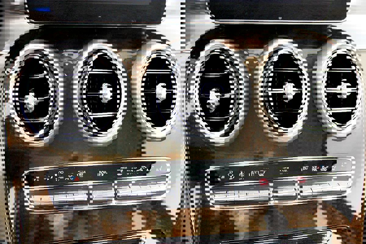 Used 2017 Mercedes-Benz GLC 300 4MATIC image 35