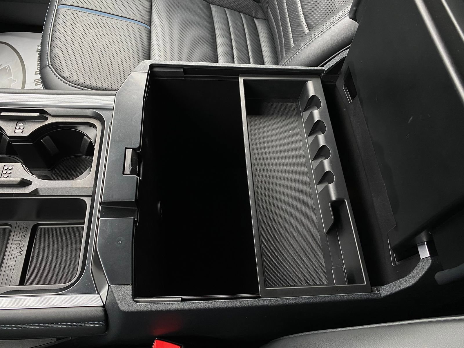 Used 2025 Ford F250 Platinum w/ FX4 Off-Road Package image 20