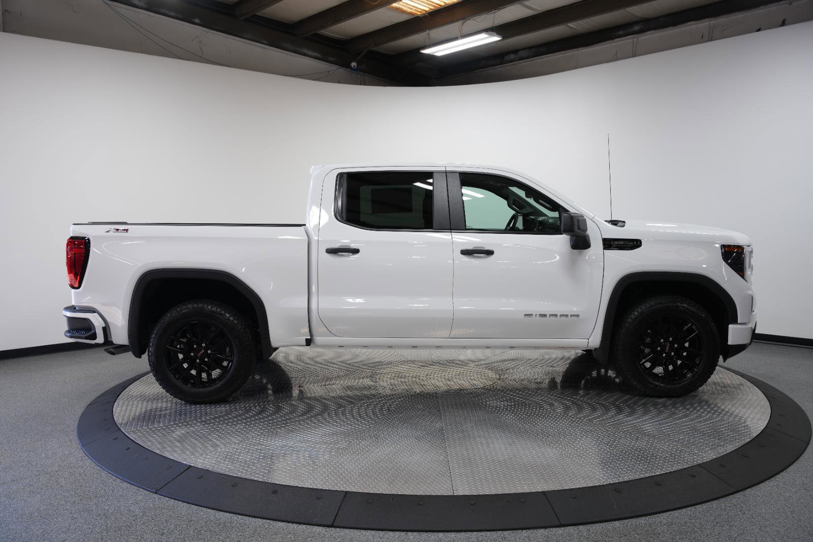 New 2026 GMC Sierra 1500 Pro w/ Graphite Edition image 9