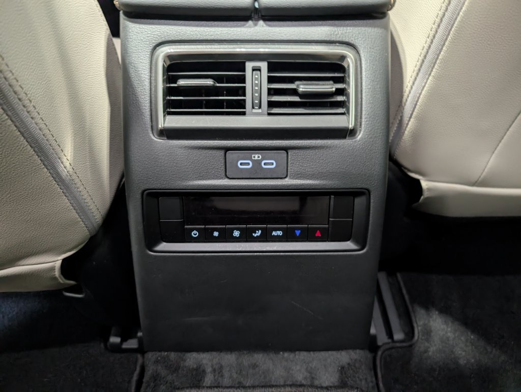 Used 2024 MAZDA CX-90 Plug-In Hybrid w/ Preferred AWD/4WD image 12