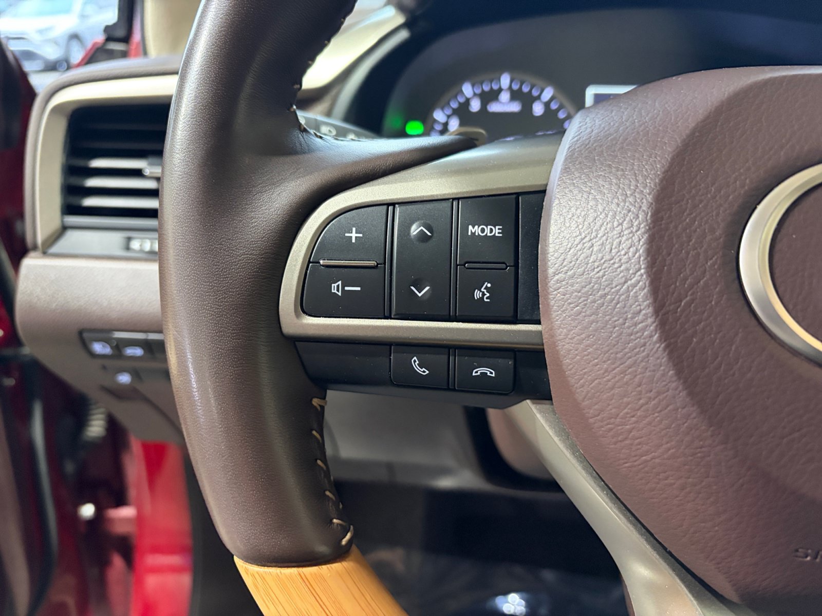 Used 2020 Lexus RX 350 AWD w/ Premium Package image 14
