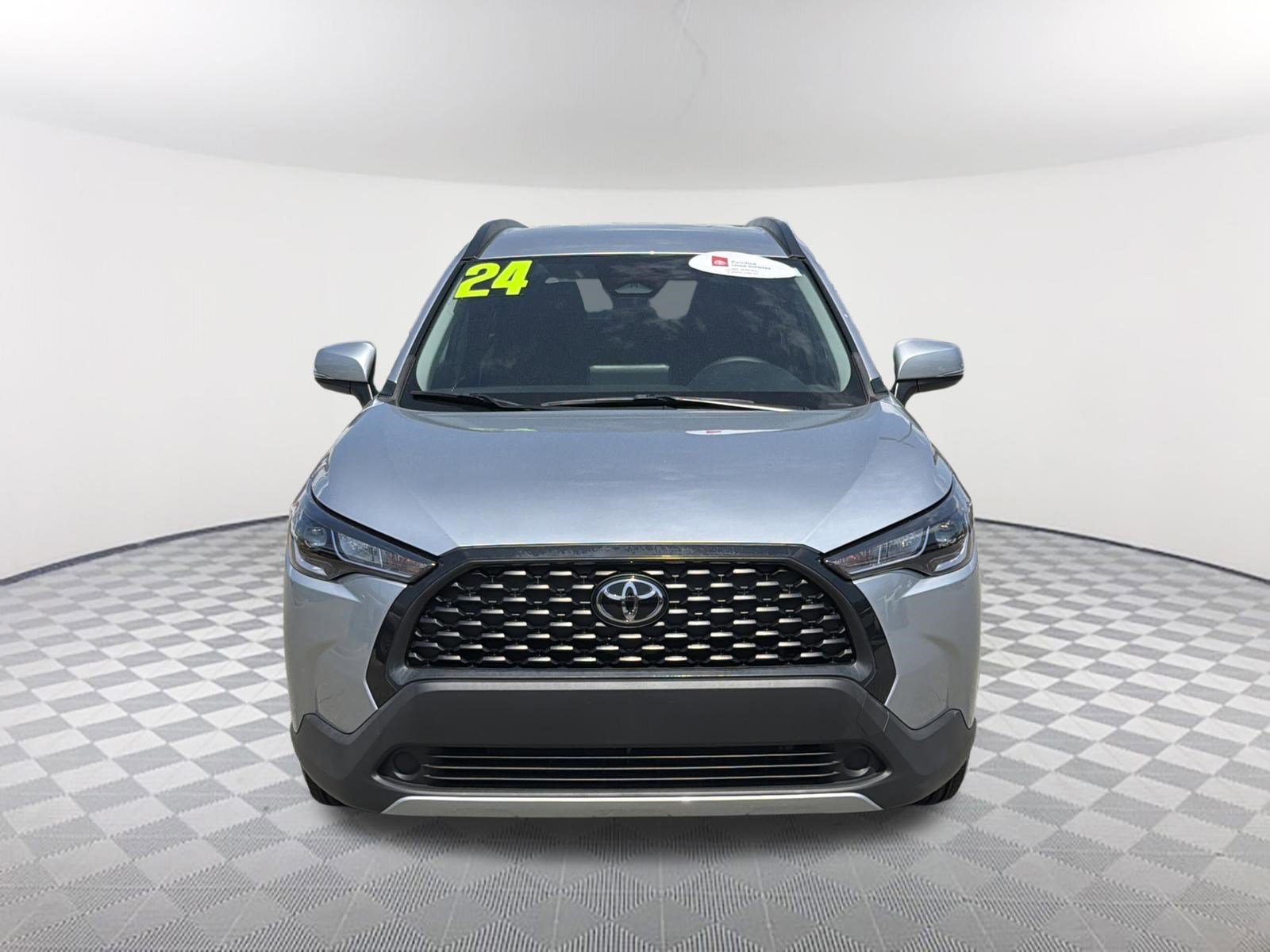 Certified 2024 Toyota Corolla Cross LE image 2