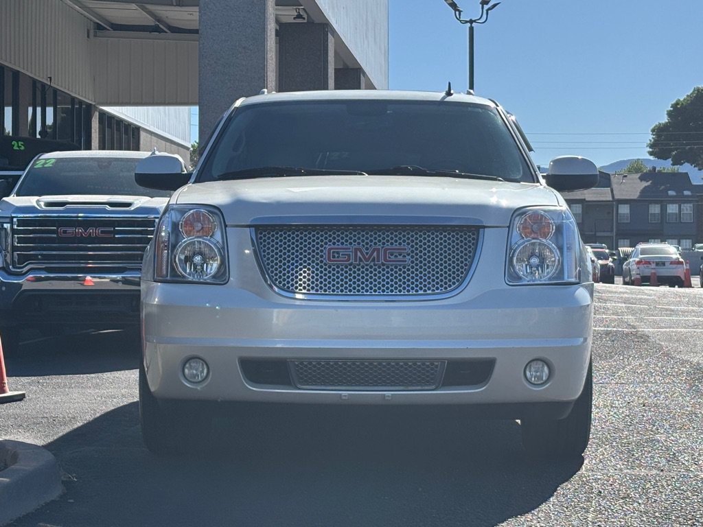Used 2013 GMC Yukon XL Denali AWD/4WD image 44
