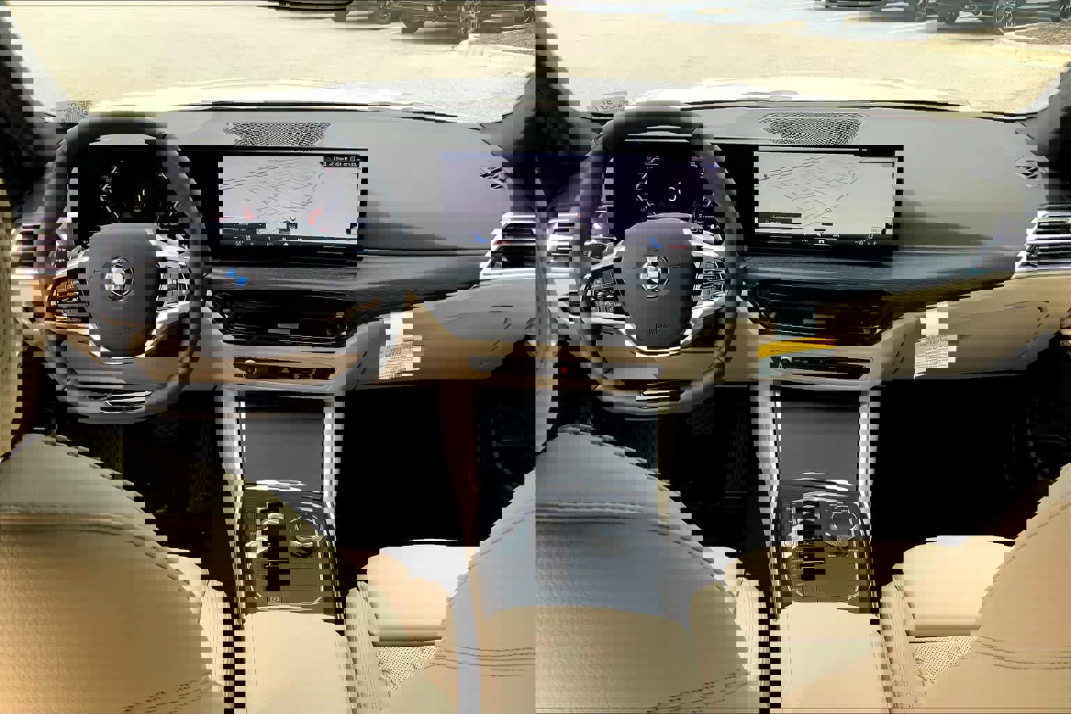 Used 2025 BMW 330i Sedan w/ Convenience Package image 5