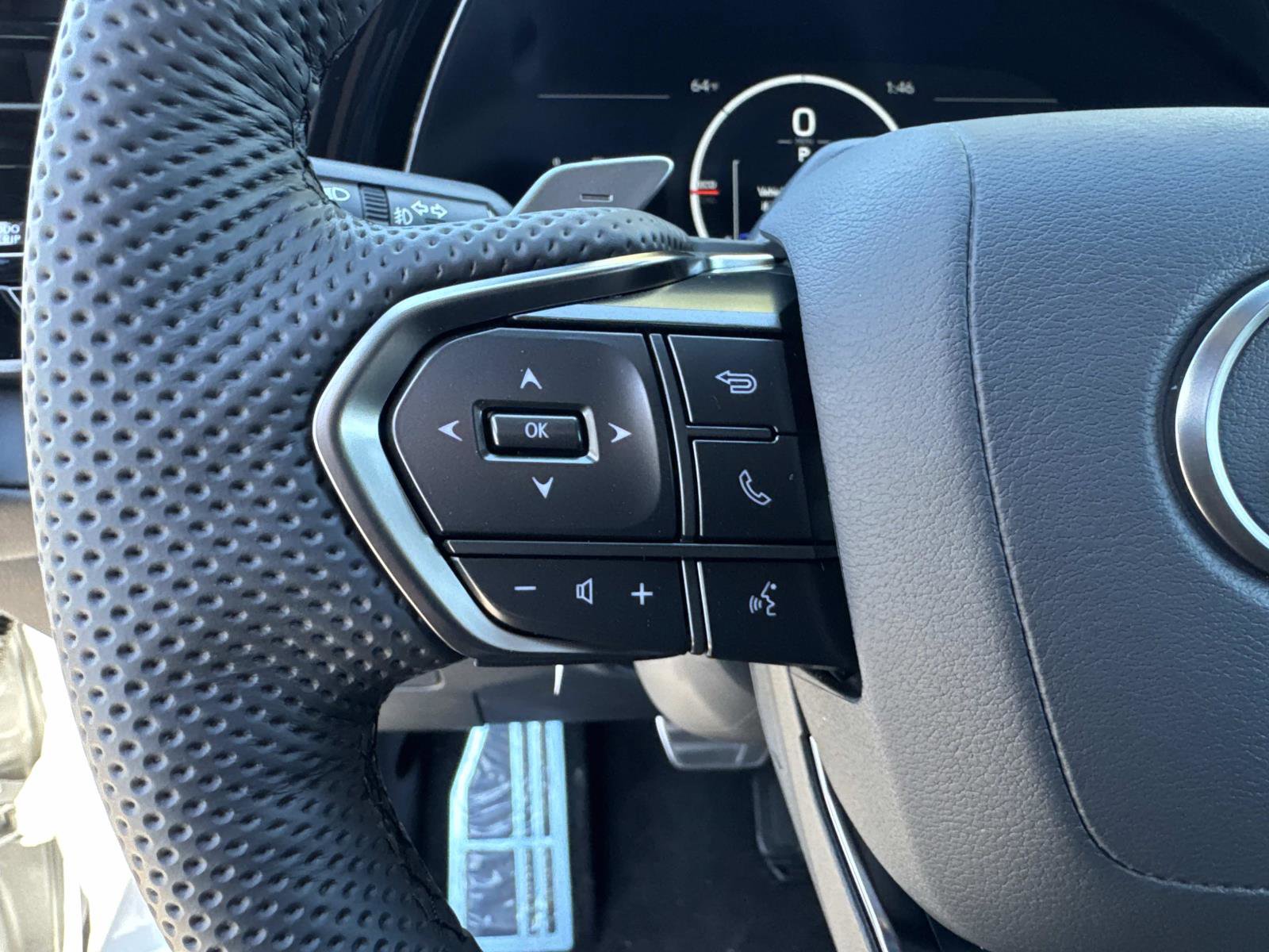 New 2026 Lexus TX 500h AWD image 31