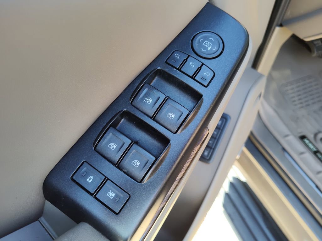 Used 2016 GMC Yukon XL SLT w/ Premium Edition image 18