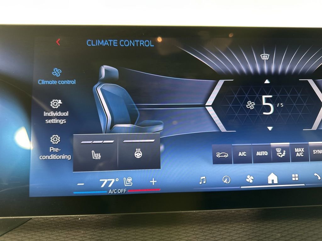 Used 2025 BMW 440i xDrive Coupe w/ Premium Package image 16