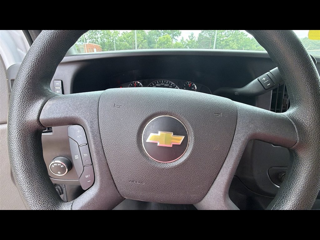 Used 2017 Chevrolet Express 2500 RWD image 11