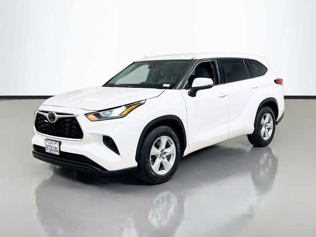 Used 2020 Toyota Highlander L FWD image 3
