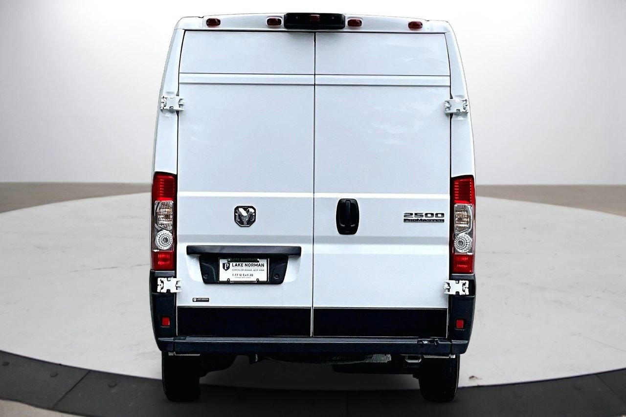 Used 2024 RAM ProMaster 2500 w/ Convenience Group FWD image 8