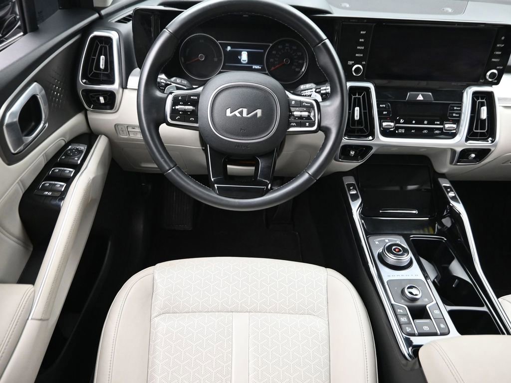 Used 2022 Kia Sorento SX image 12
