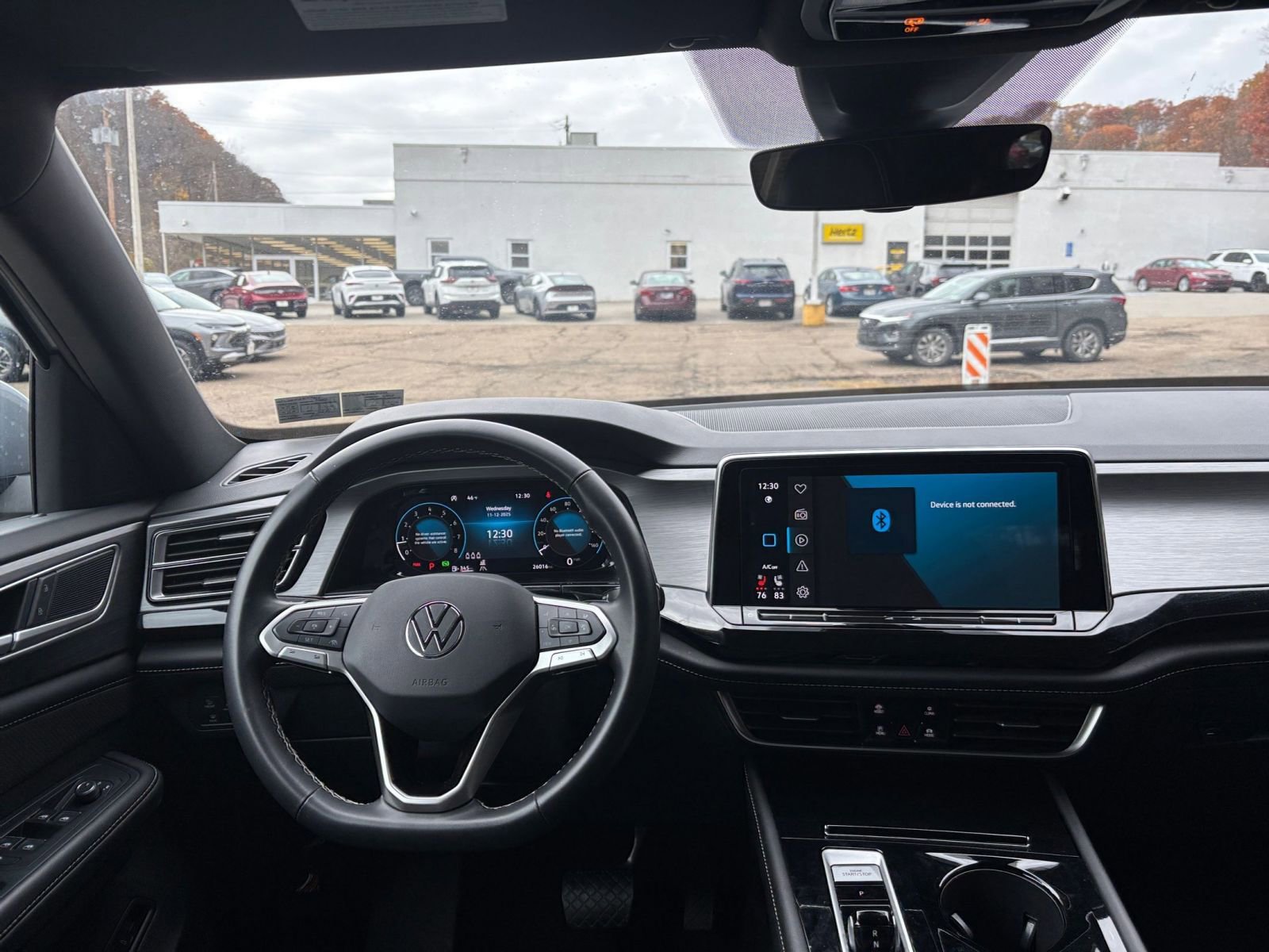 Used 2025 Volkswagen Atlas Cross Sport SE image 34