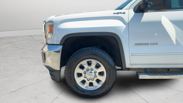 Used 2015 GMC Sierra 2500 SLE AWD/4WD image 2