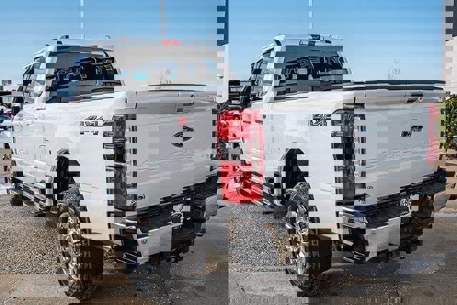 Used 2023 Ford F250 Lariat w/ Chrome Package image 3