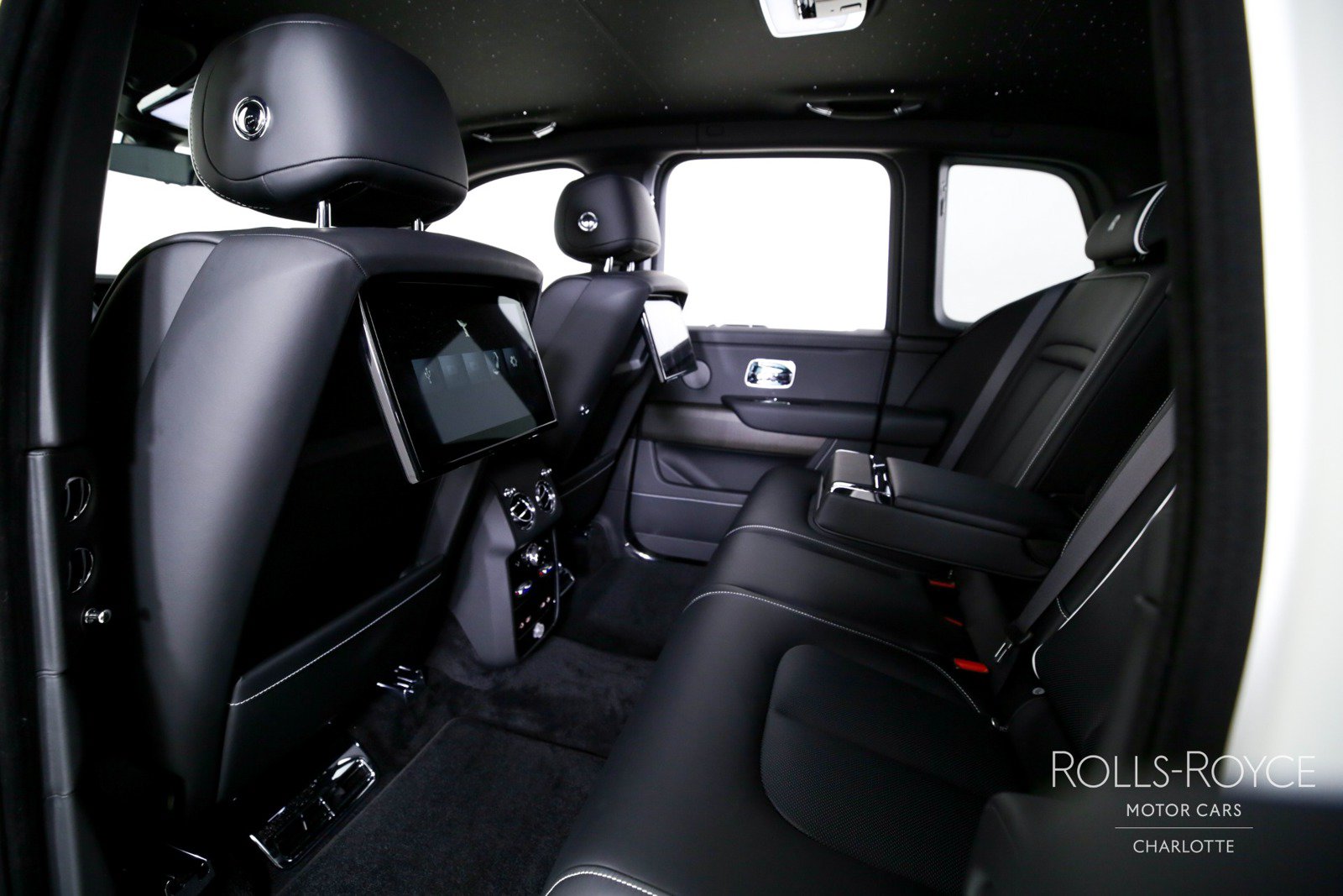 Certified 2025 Rolls-Royce Cullinan AWD/4WD image 18