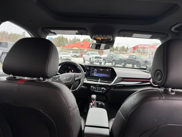 Used 2024 Chevrolet Trax RS w/ Sunroof Package image 28