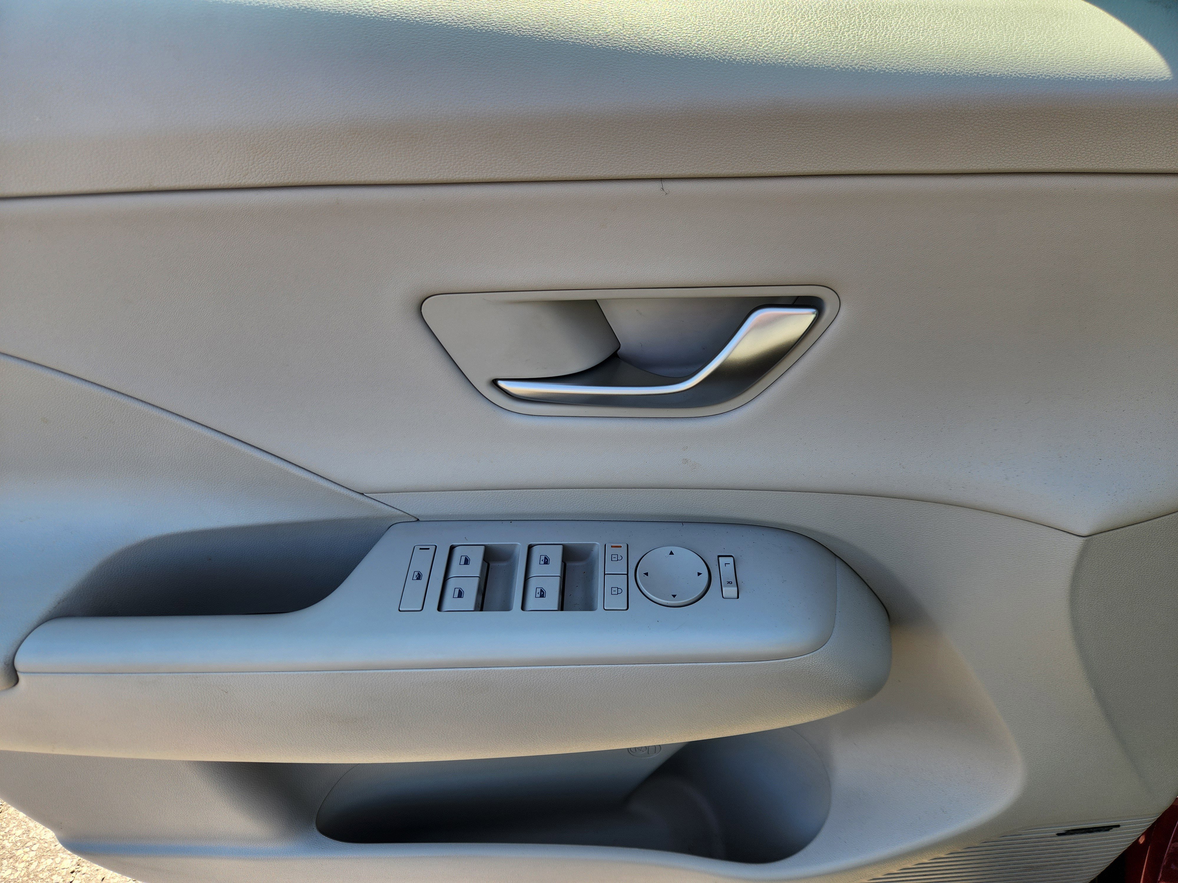 Certified 2024 Hyundai Kona Limited image 18