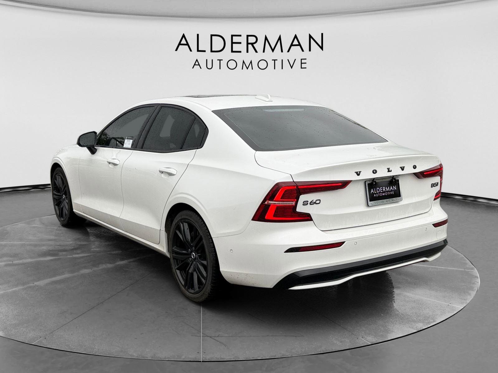 Used 2024 Volvo S60 B5 Plus AWD/4WD image 3