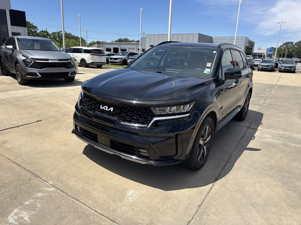 Certified 2023 Kia Sorento EX w/ Panoramic Sunroof Package image 4