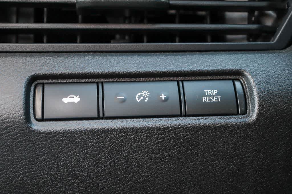 Used 2024 Nissan Altima 2.5 SV FWD image 25