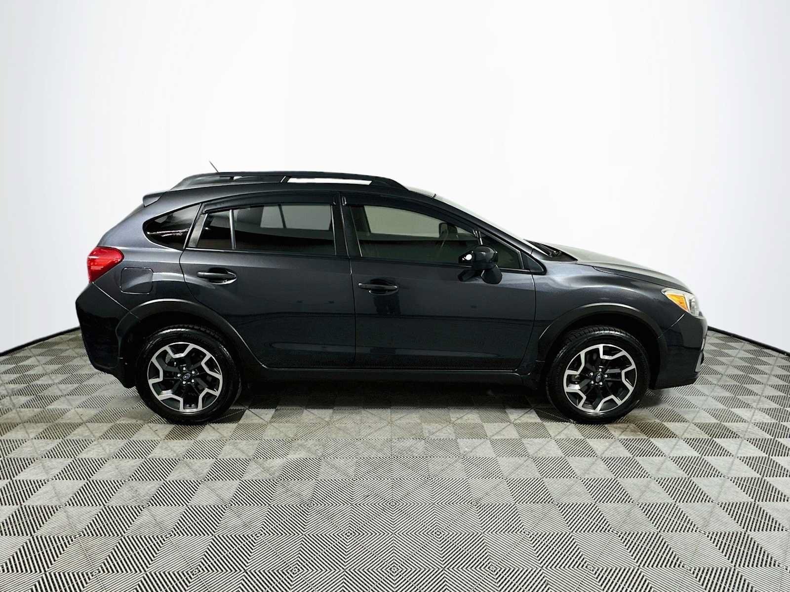 Used 2016 Subaru Crosstrek 2.0i Premium AWD/4WD image 8