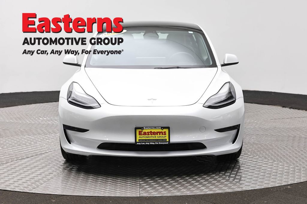 Used 2023 Tesla Model 3 Standard Range image 2