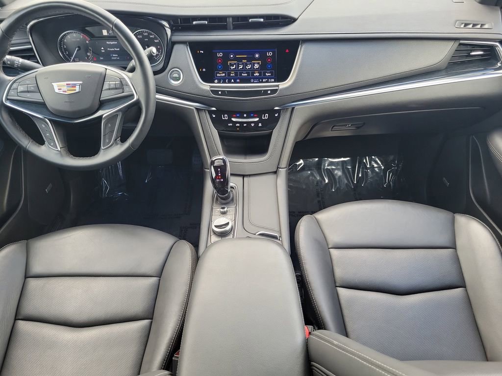 Used 2025 Cadillac XT5 Premium Luxury image 14