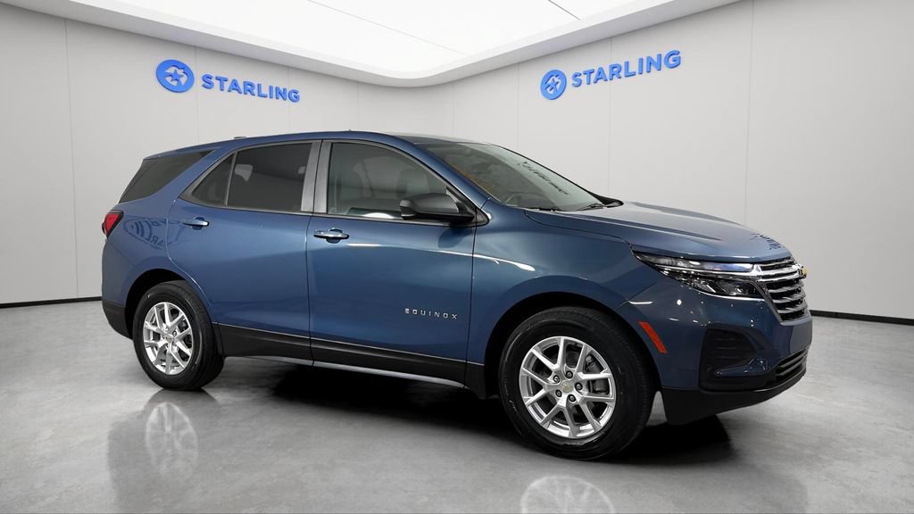 Used 2024 Chevrolet Equinox LS w/ Driver Confidence II Package FWD image 13