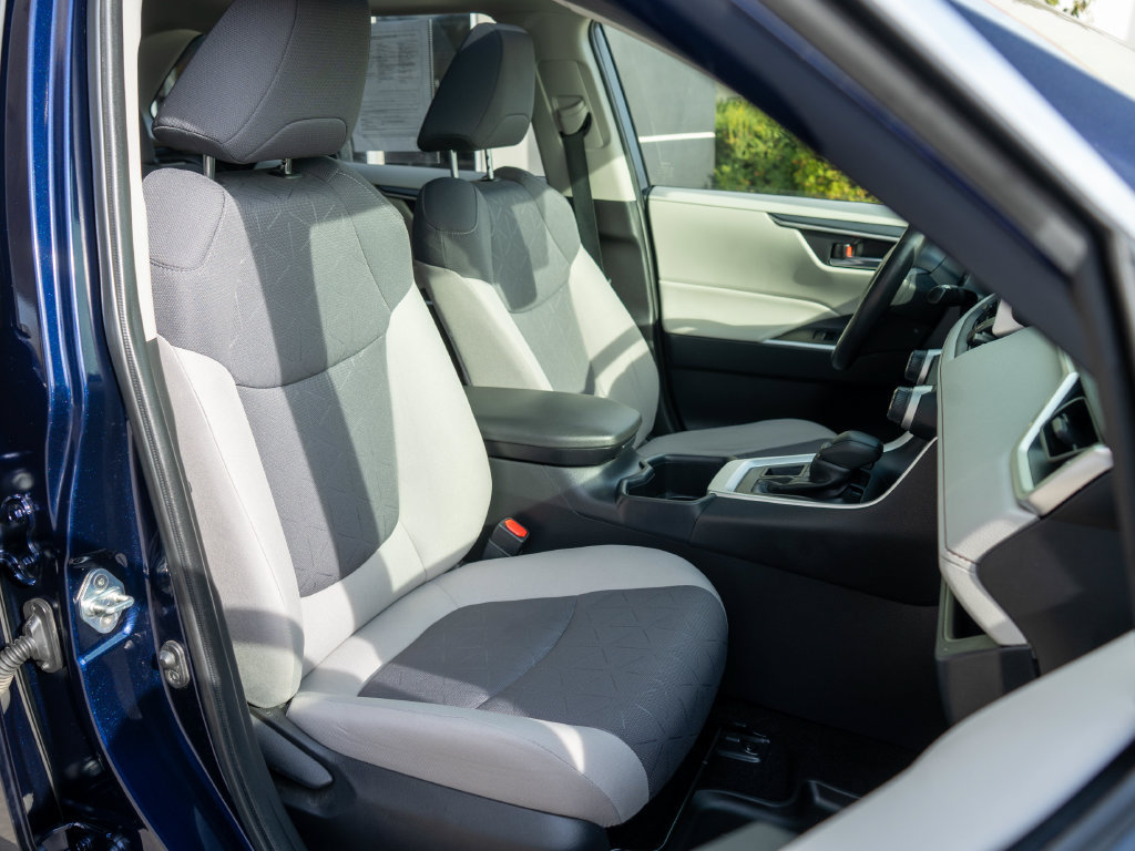 Used 2023 Toyota RAV4 XLE w/ Convenience Package AWD/4WD image 9