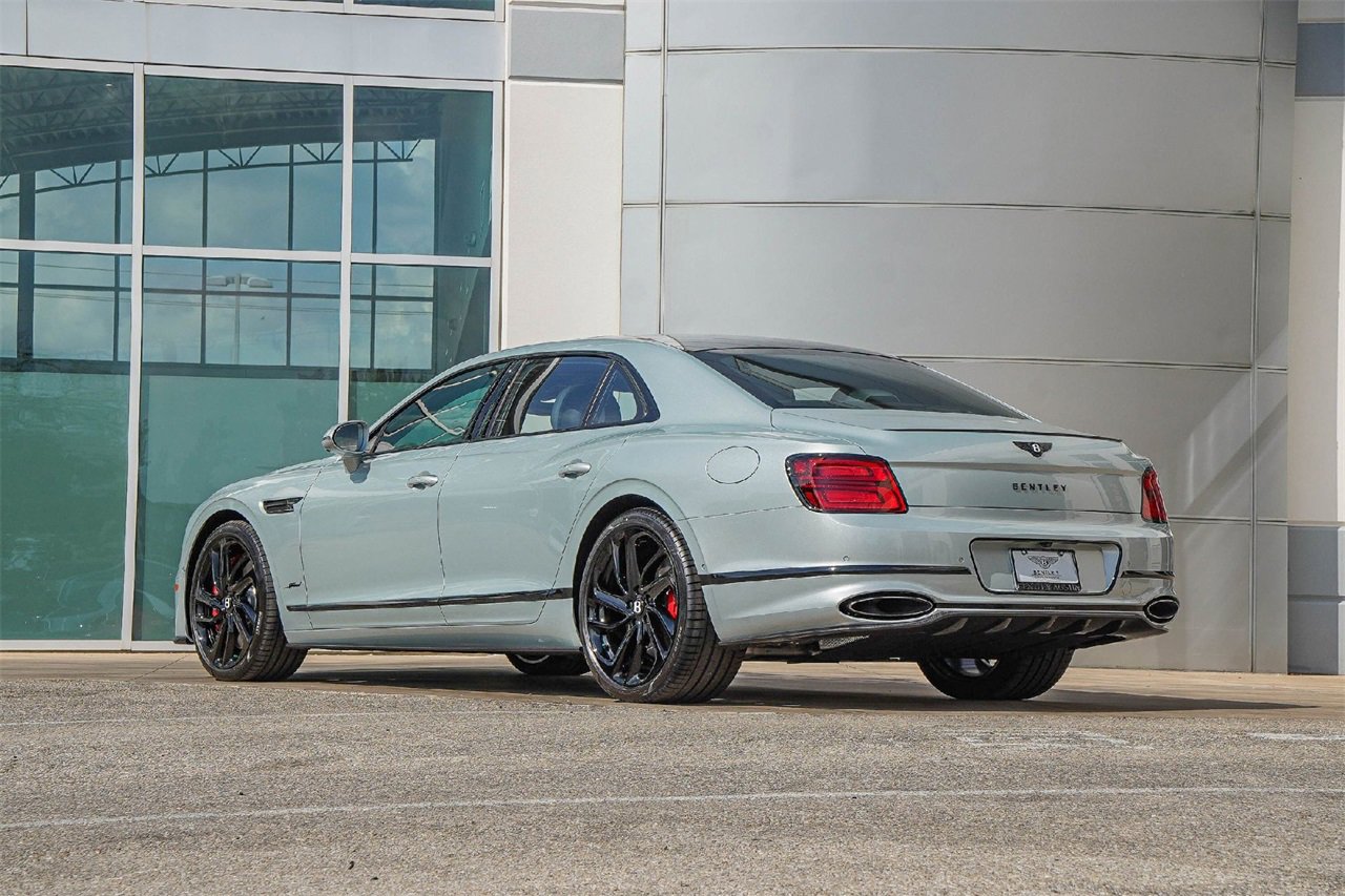 New 2026 Bentley Flying Spur Plug-In Hybrid image 3