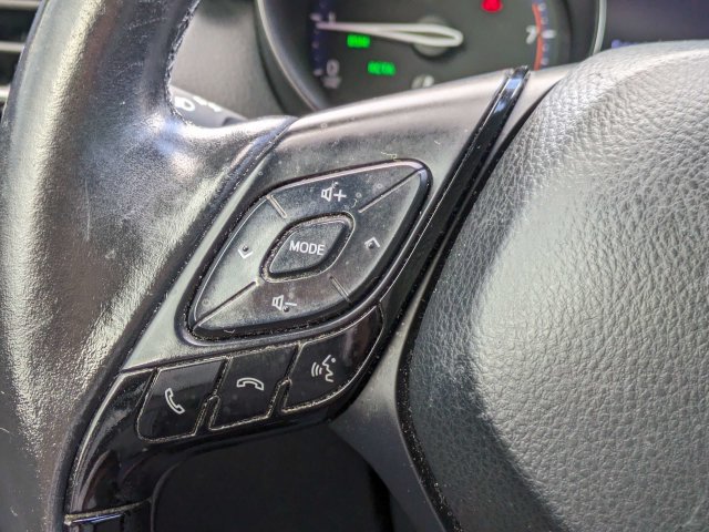 Used 2019 Toyota C-HR XLE FWD image 23